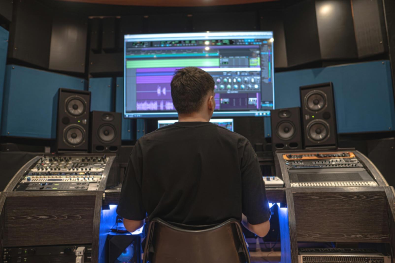 Професійне обладнання для звукового дизайну